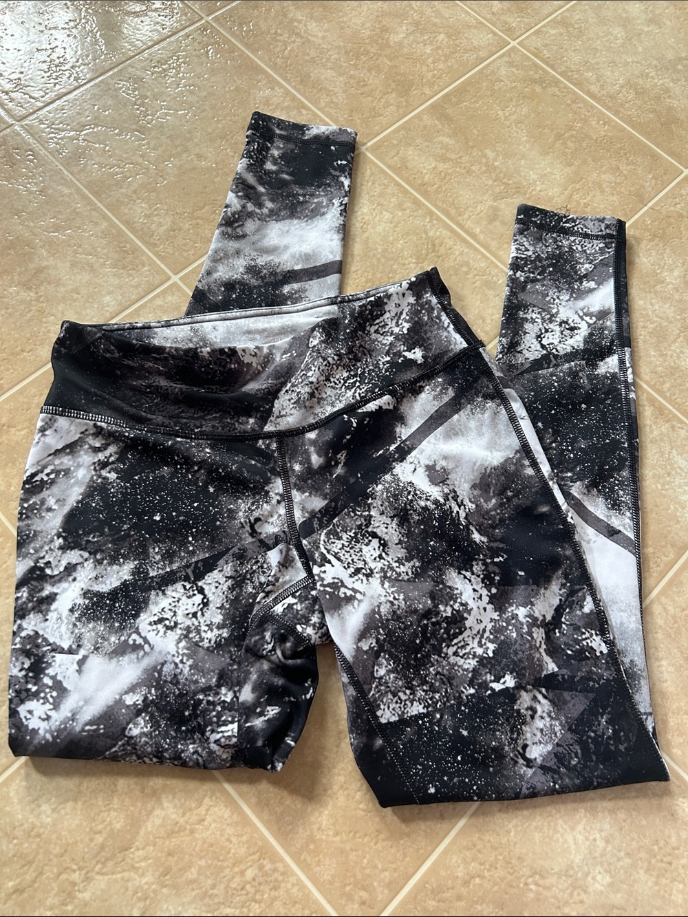 tek gear Black & White Marble Print Leggings